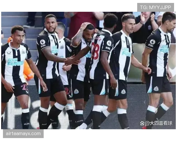 狼队主场莫利纽克斯气氛火爆,士气高涨引球迷热盼 狼队主场莫利纽克斯气氛火爆,士气高涨引球迷热盼